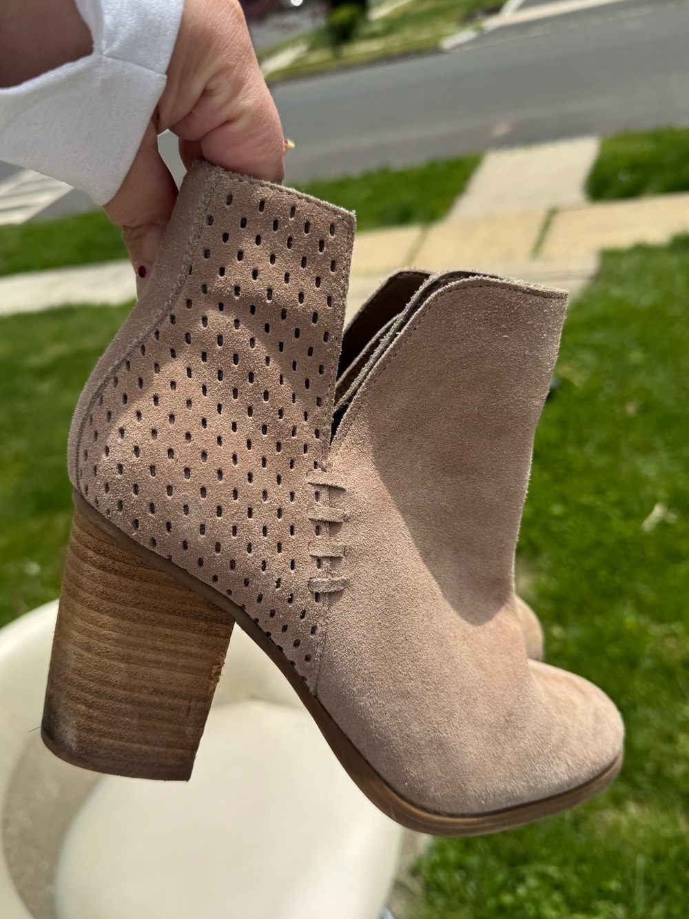 STEVE MADDEN Shepp Split Side Ankle Boot in Taupe